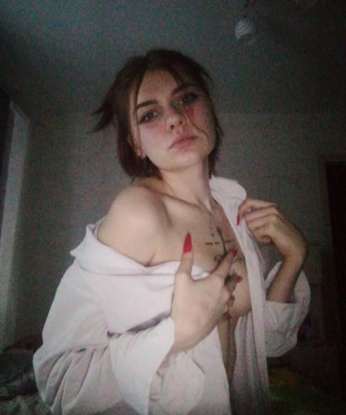 Я - креативная и опытная индивидуалка, готовая исполнить все твои сокровенные фантазии. Обладая нежными руками и огненной страстью, я готова окунуть тебя в мир незабываемых ощущений. Мои услуги включают классический и эротический массаж, оральные ласки и многое другое. Позволь мне удивить тебя своим умением доставлять удовольствие. Мои фото говорят сами за себя - красивая и очаровательная, идеальная для тех, кто ценит истинную красоту и страсть. Живу в Москве и всегда готова встретиться с воспитанным и щедрым джентльменом в уютных апартаментах. Мои предыдущие клиенты остаются полностью удовлетворенными - отзывы говорят сами за себя. Отправь мне сообщение, и ты останешься в восторге от нашей встречи! 😉🔥💋 10406, 18 лет